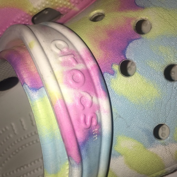 Tie-dye Crocs - Picture 2 of 9